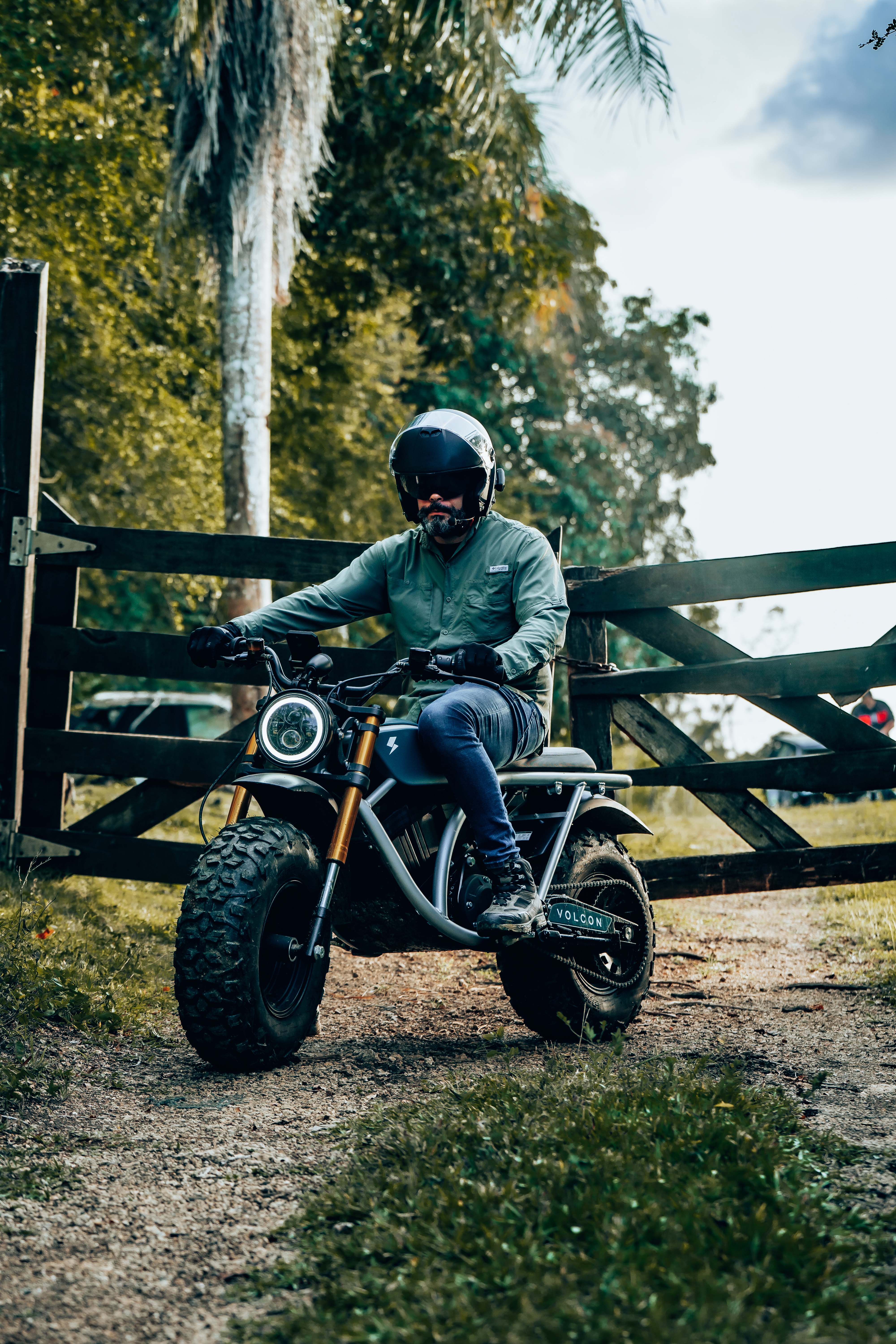 GRUNT ELECTRIC MOTORCYCLE Volcon Grunt 2022, 2023