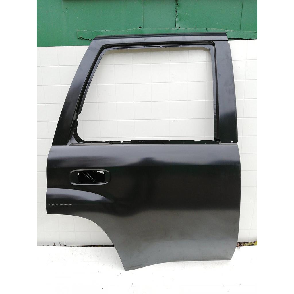 PUERTA TRAS. RH Chevrolet Trailblazer 2002, 2003, 2004, 2005, 2006, 2007, 2008